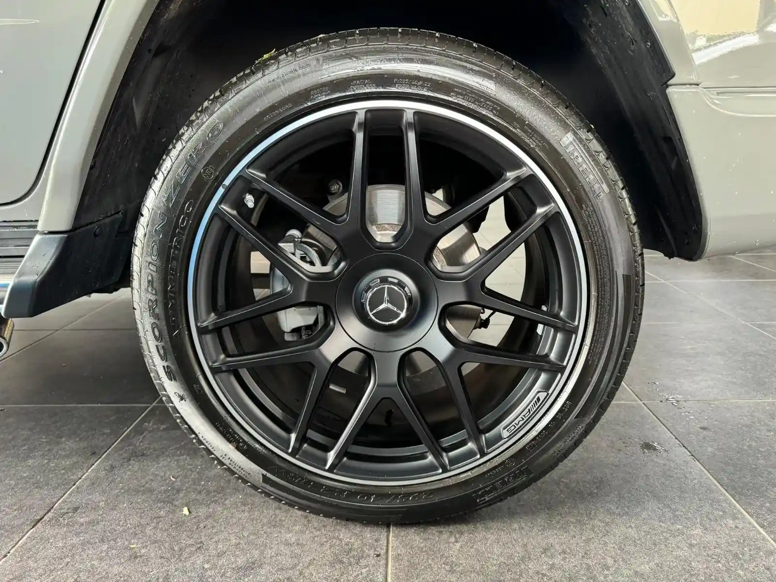Mercedes-Benz G 500