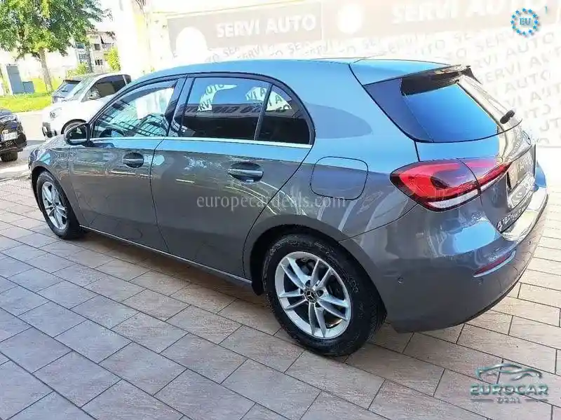 Mercedes-Benz A 180