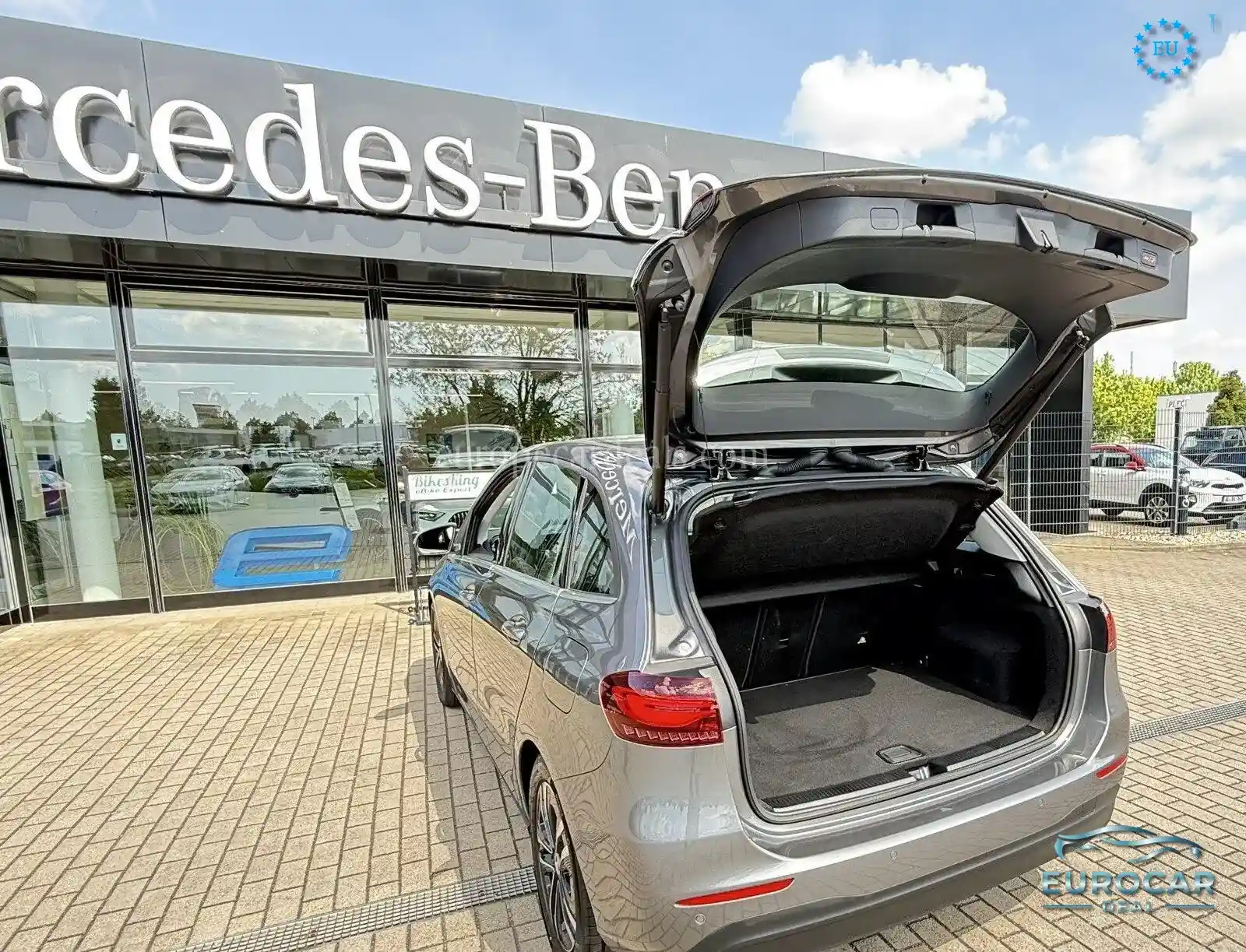 Mercedes-Benz B 180