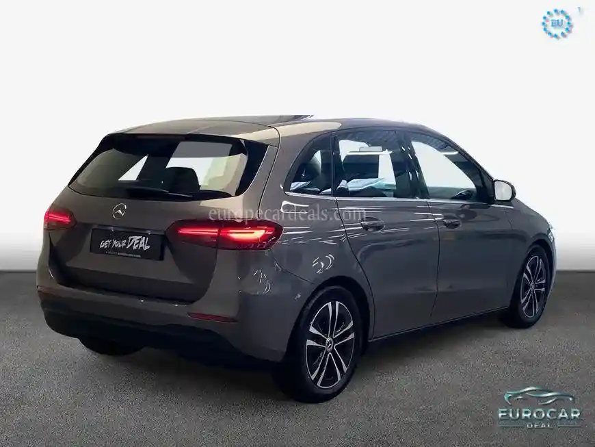 Mercedes-Benz B 180