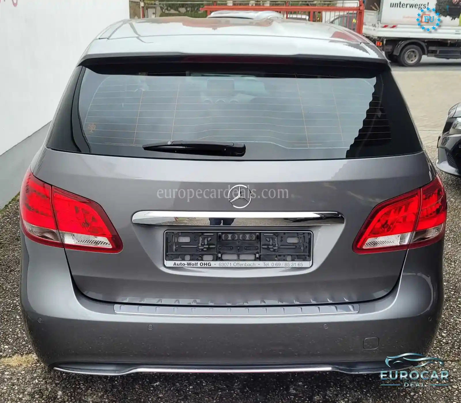 Mercedes-Benz B 180