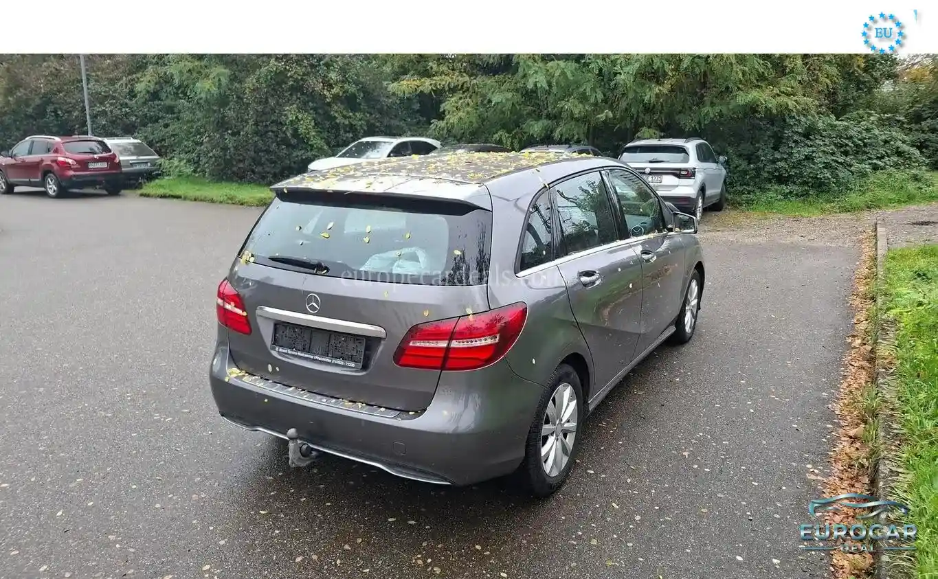 Mercedes-Benz B 180