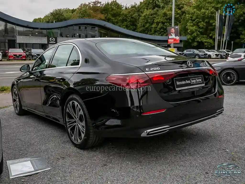 Mercedes-Benz E 200