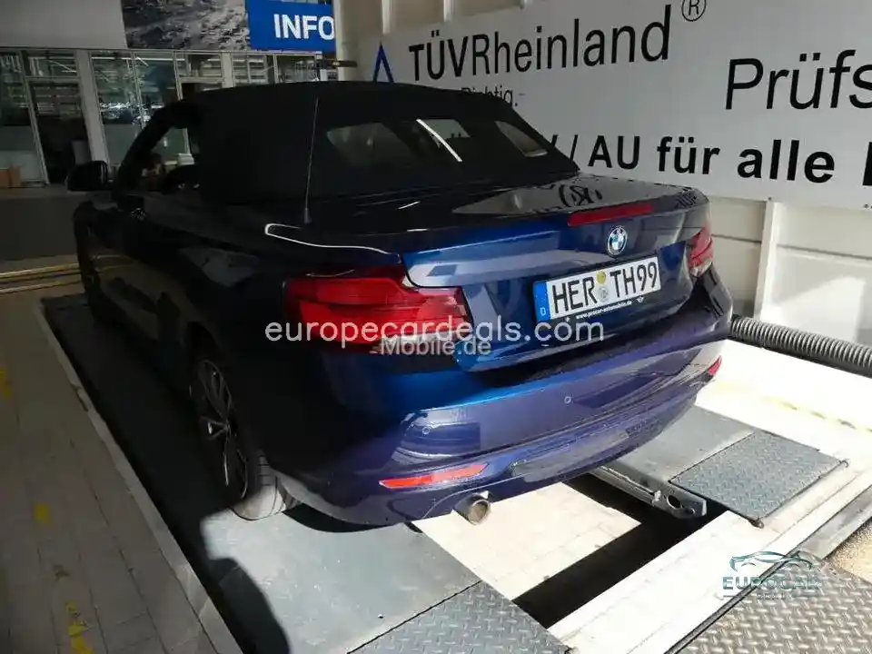 BMW 218