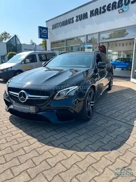 Mercedes-Benz E 63 AMG