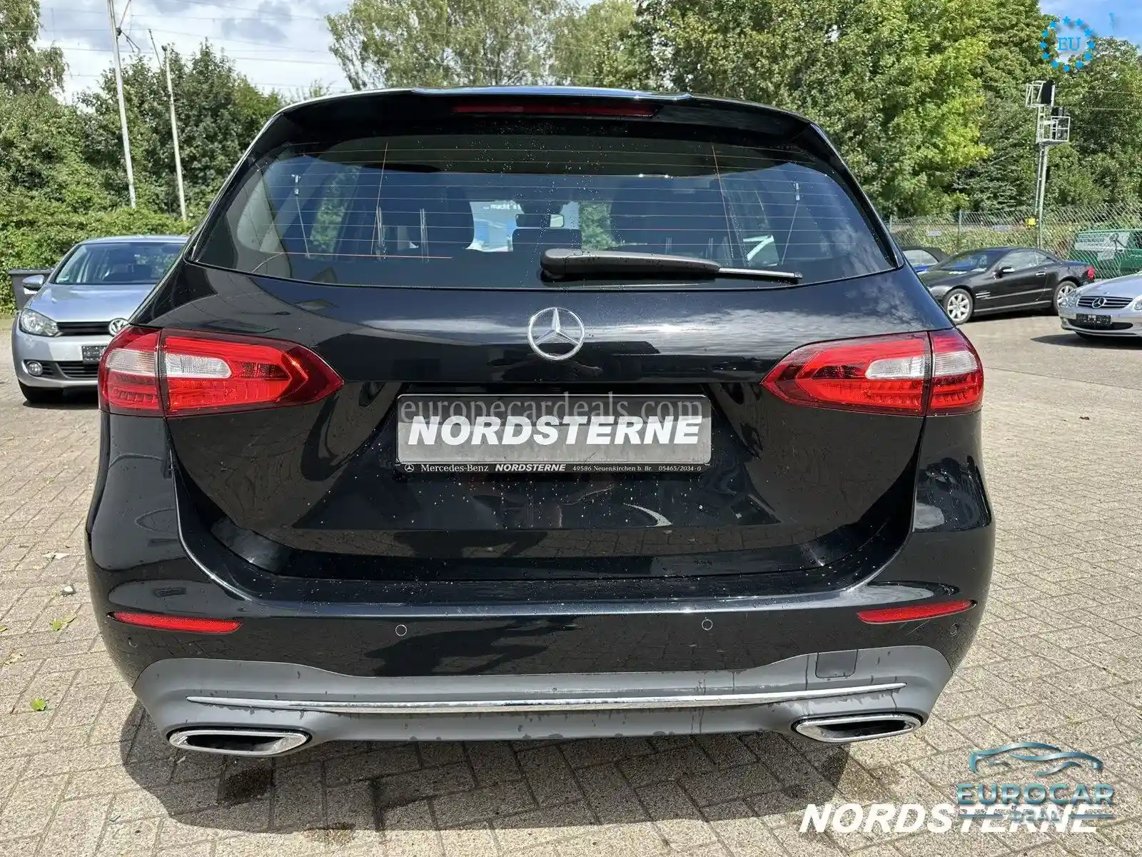 Mercedes-Benz B 180