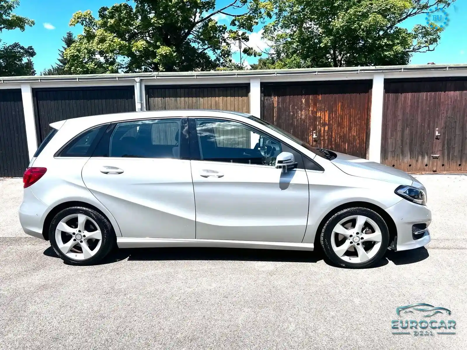 Mercedes-Benz B 180