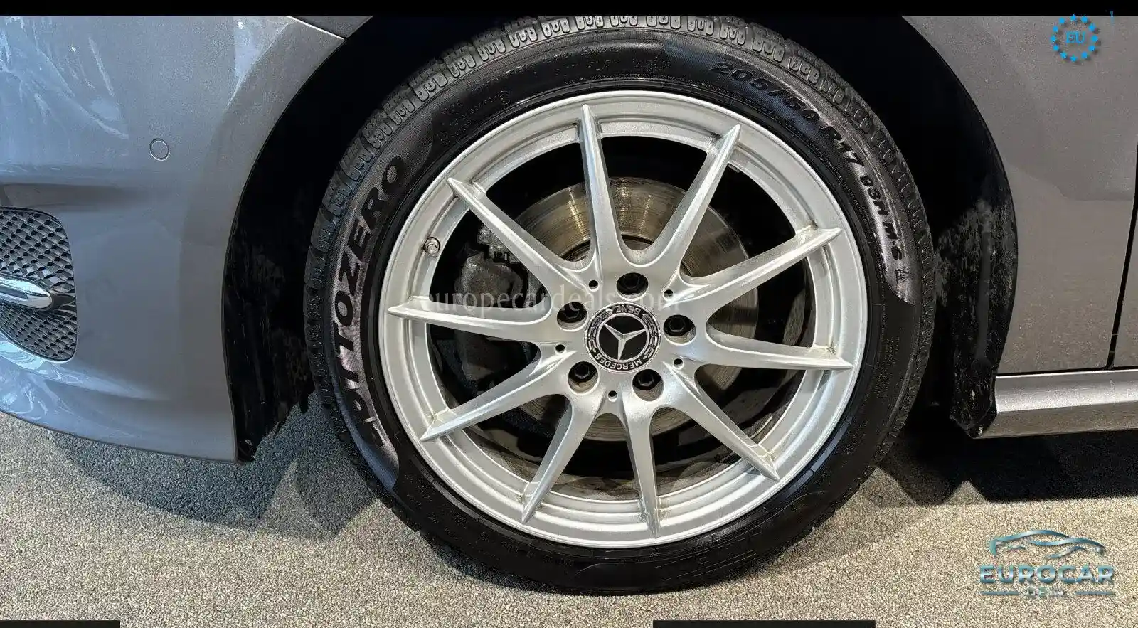 Mercedes-Benz B 180