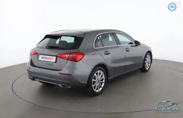 Mercedes-Benz A 220