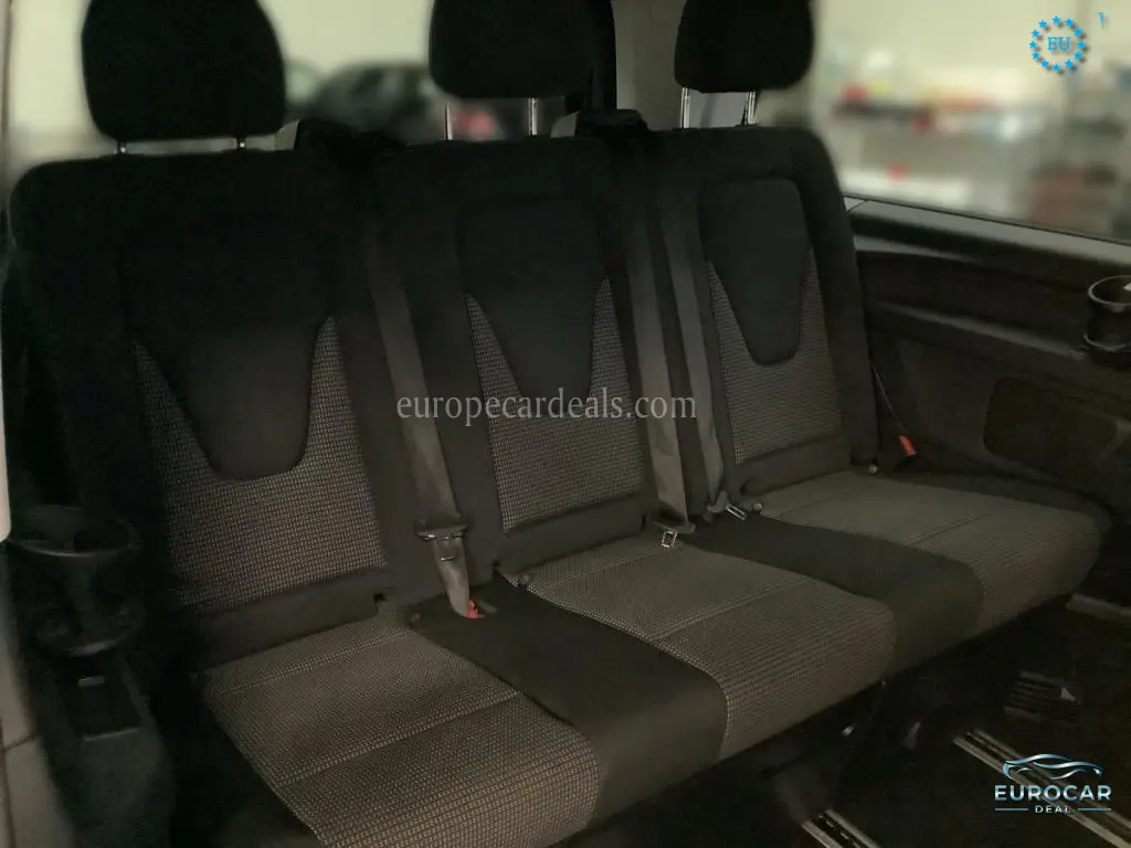 Mercedes-Benz V 220