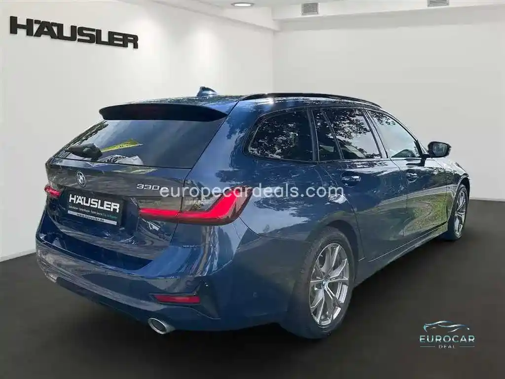 BMW 330