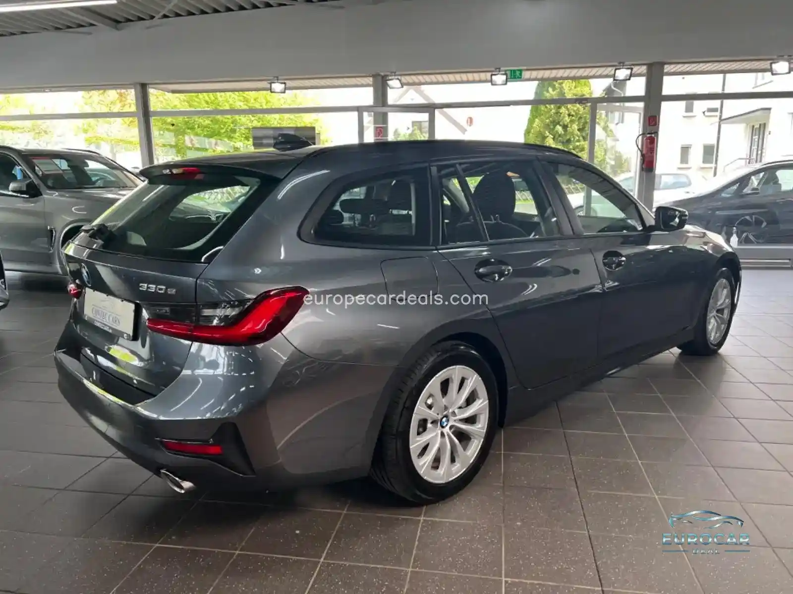 BMW 330