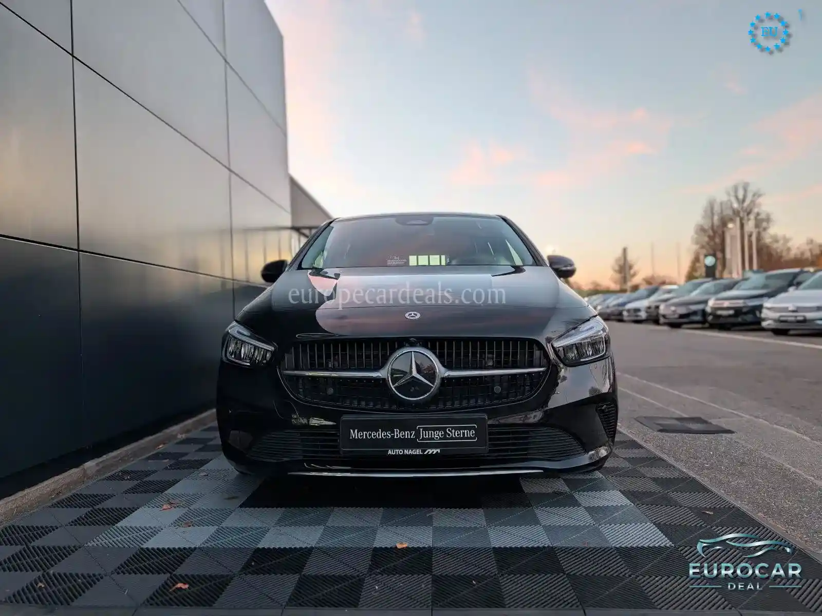 Mercedes-Benz B 180