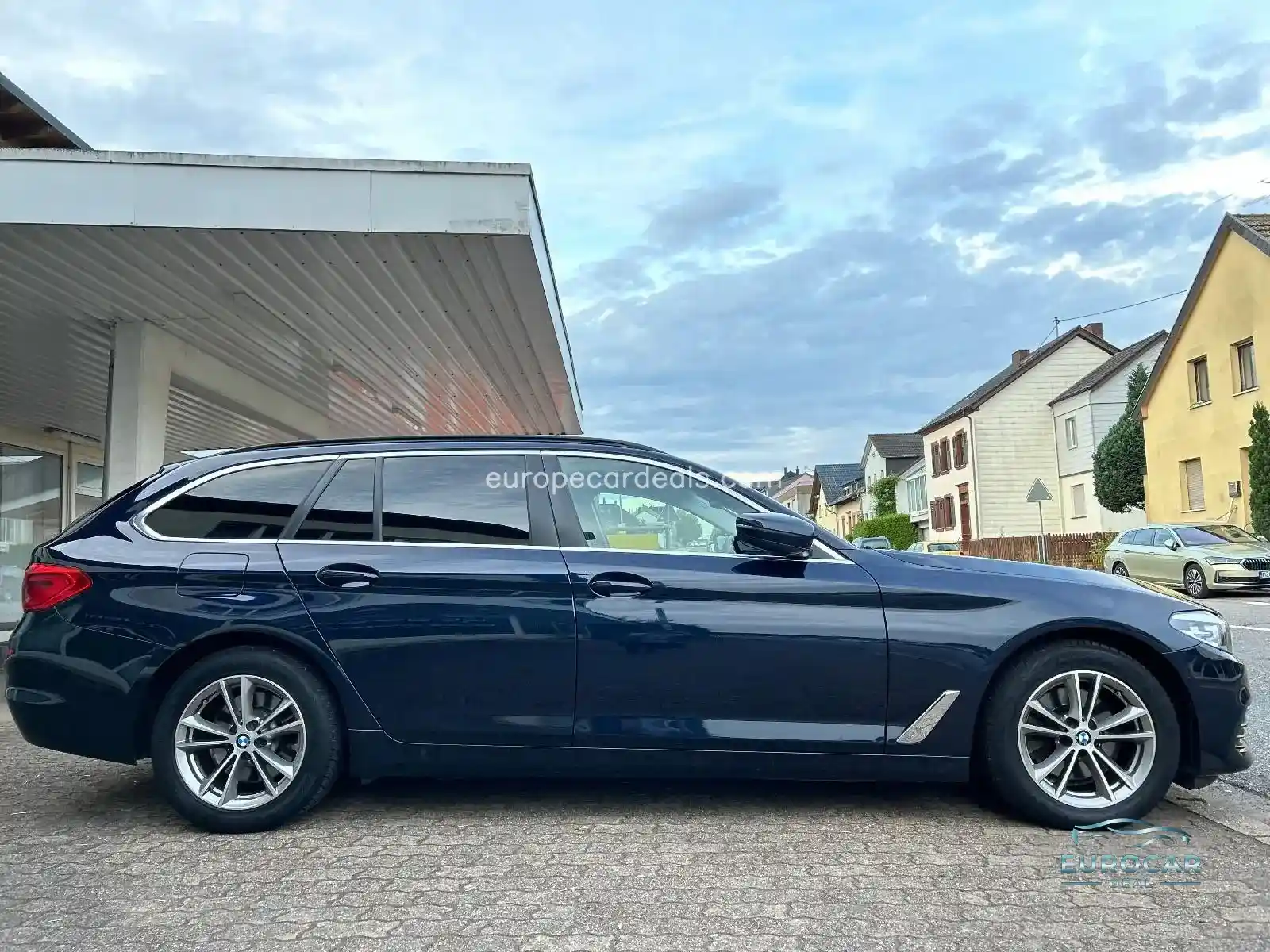 BMW 518