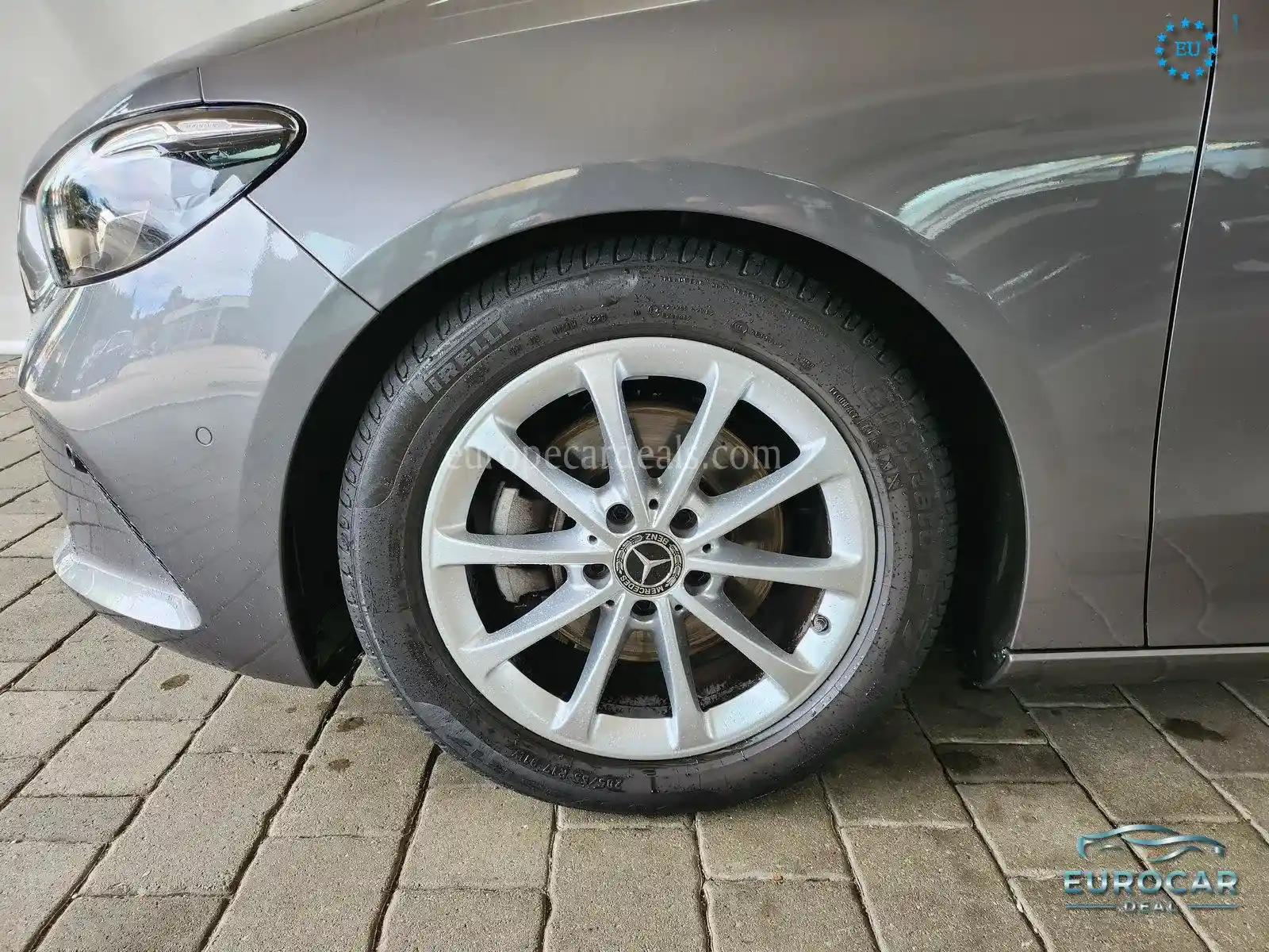Mercedes-Benz B 200