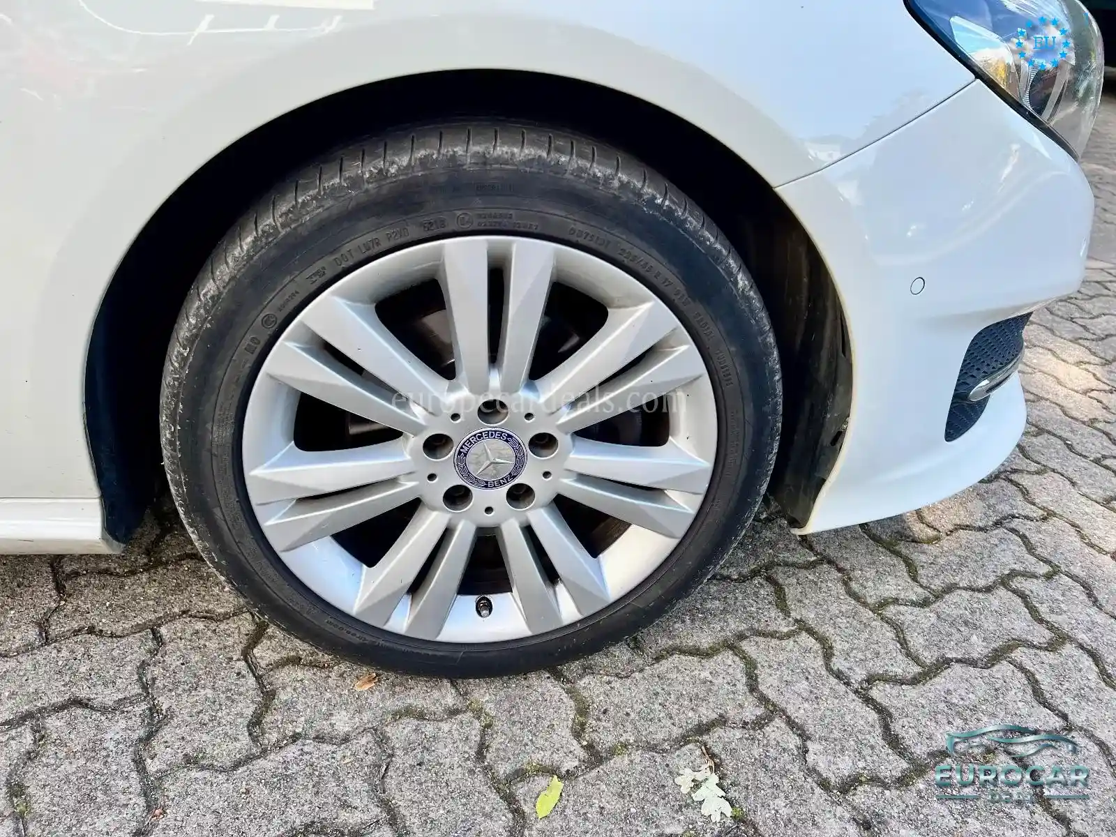 Mercedes-Benz B 180
