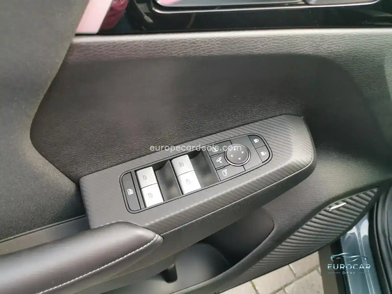 Mitsubishi Plug-in Hybrid Outlander