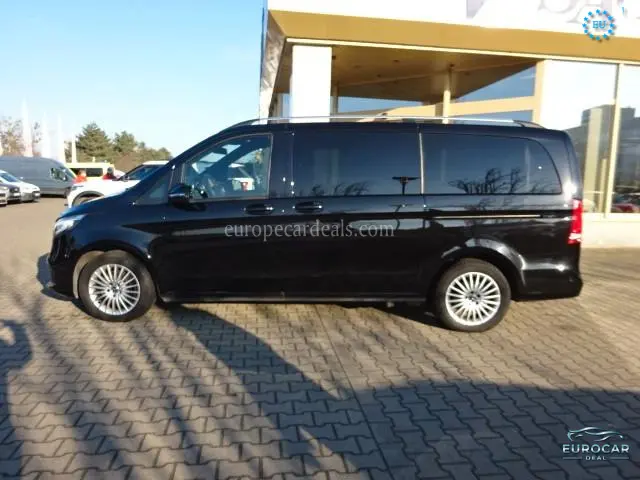Mercedes-Benz V 220