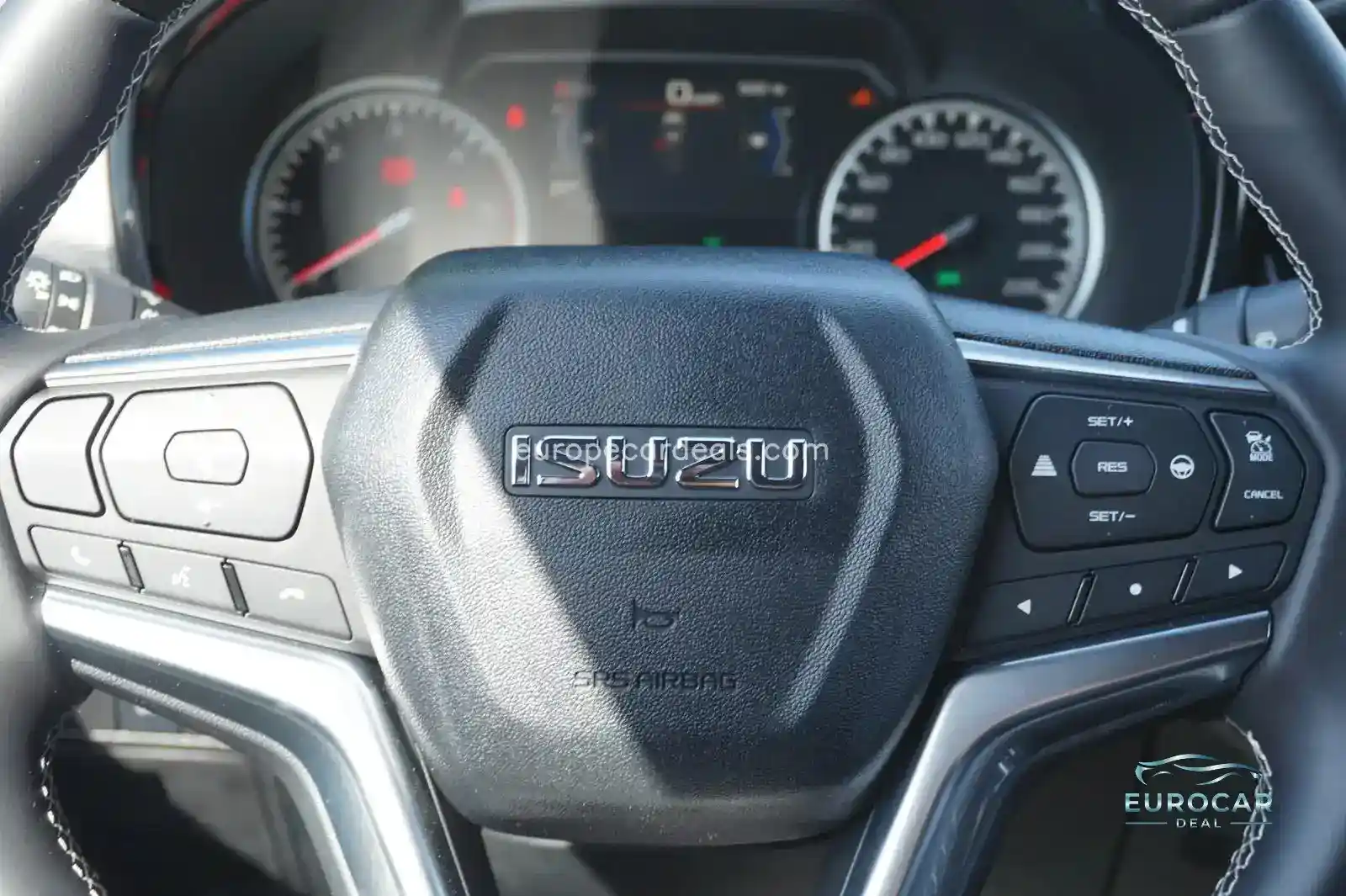 Double Cap 4WD V-Cross A/T *AKTION*
