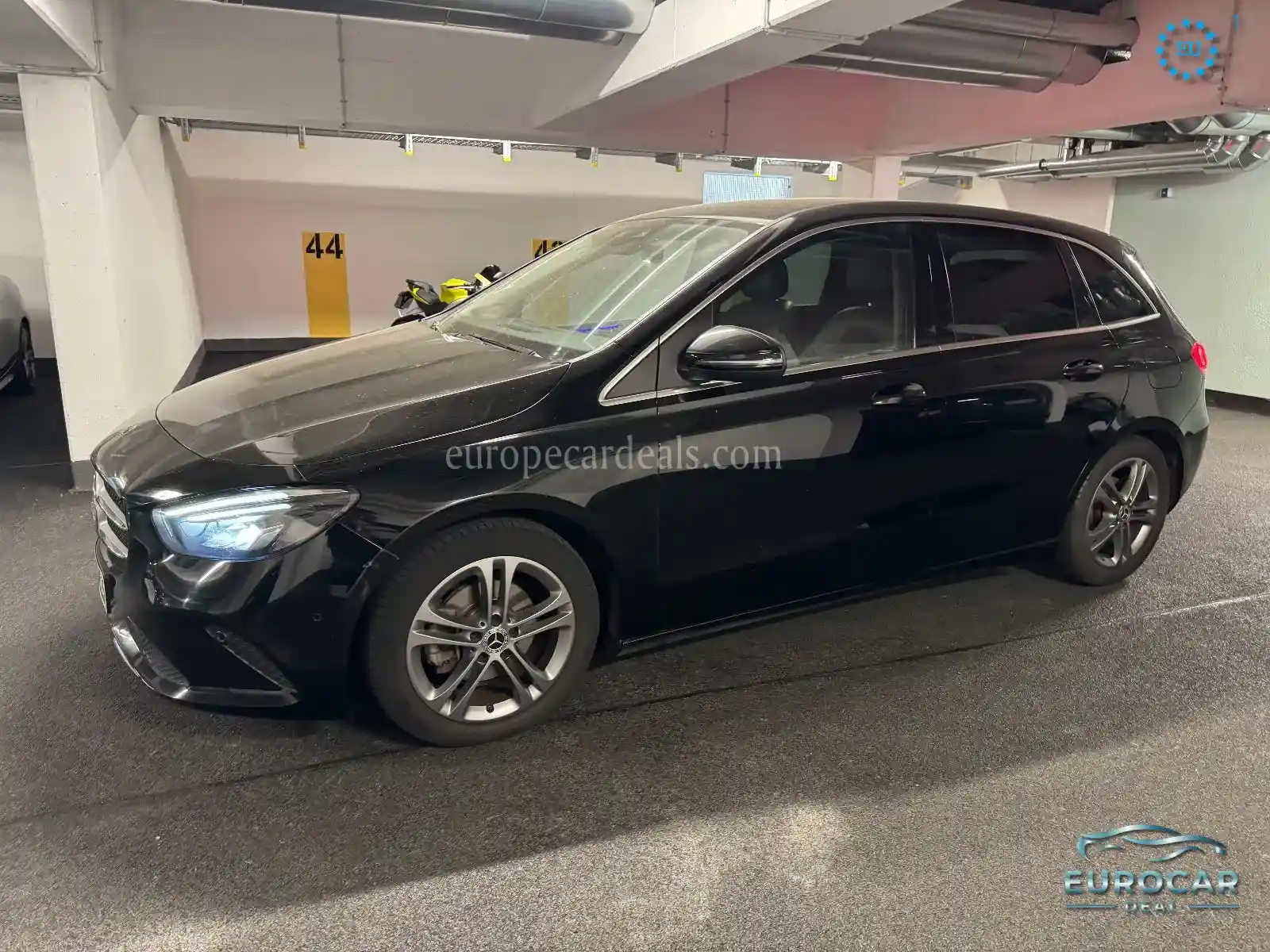 Mercedes-Benz B 180