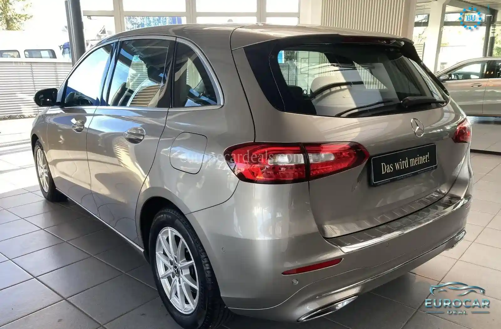 Mercedes-Benz B 180
