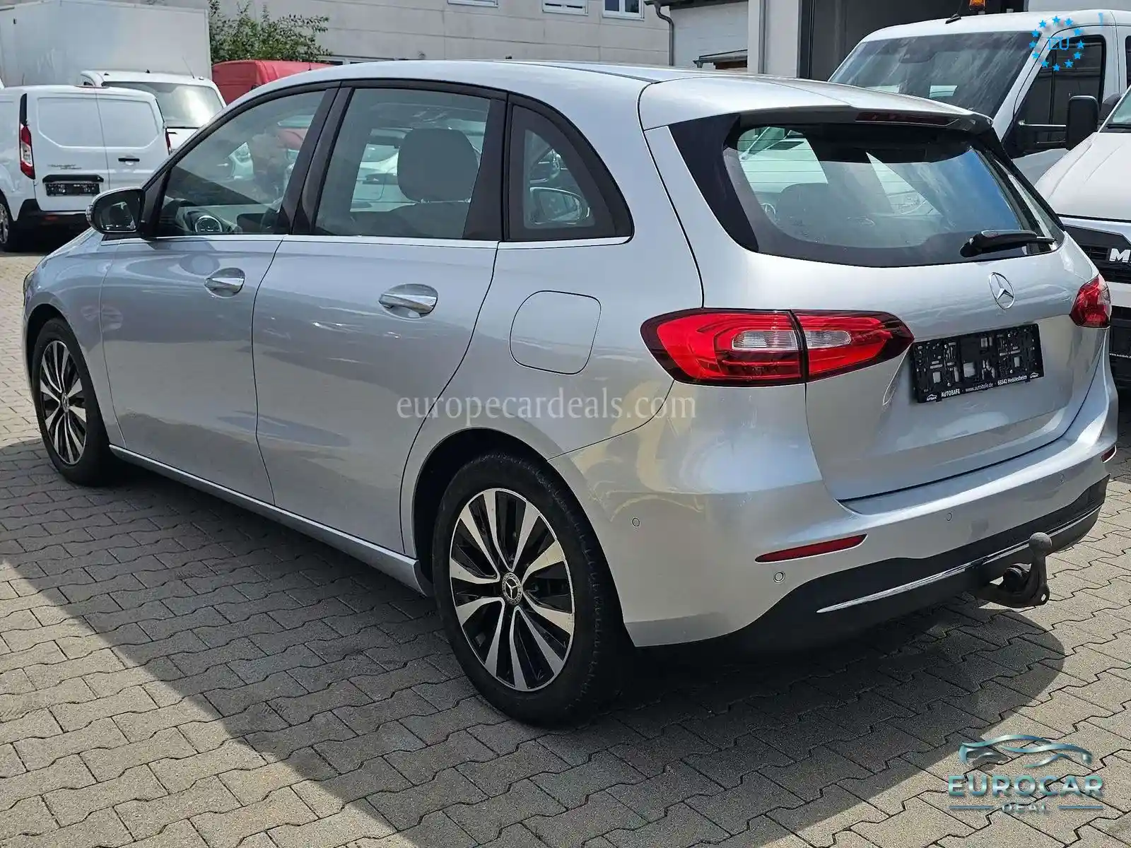 Mercedes-Benz B 180