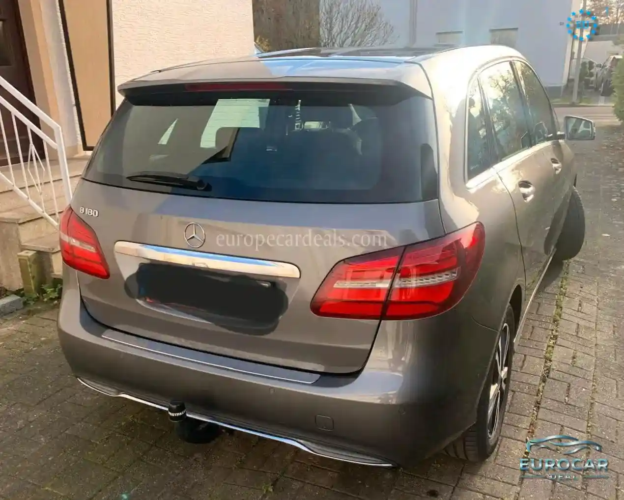 Mercedes-Benz B 180