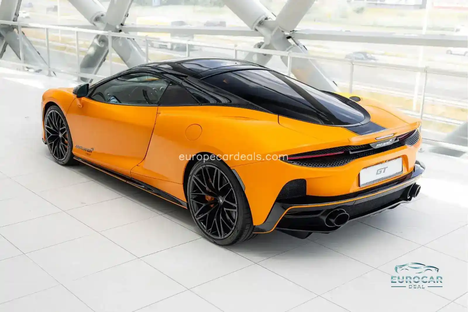 McLaren GT