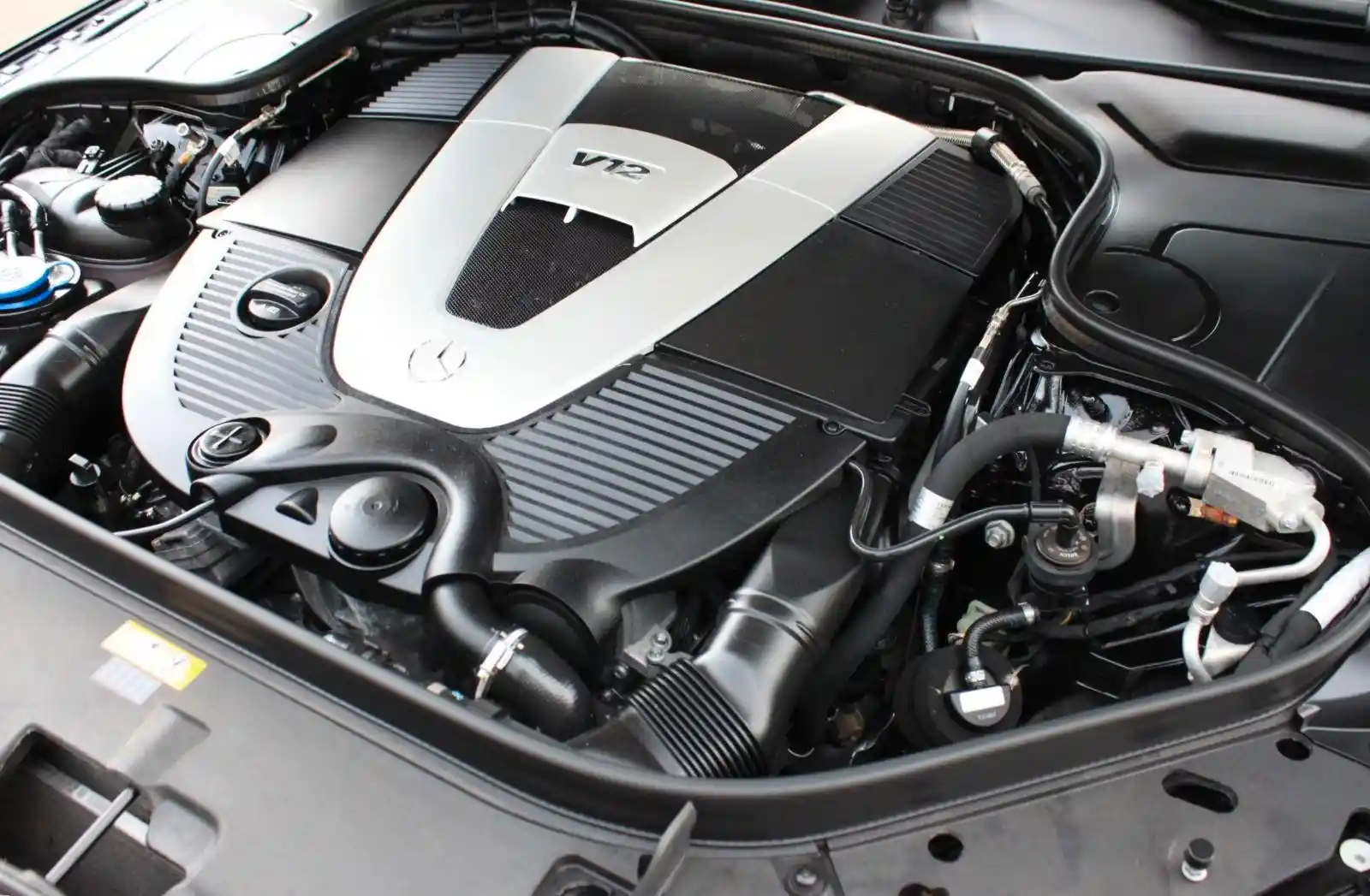 Mercedes-Benz S 600