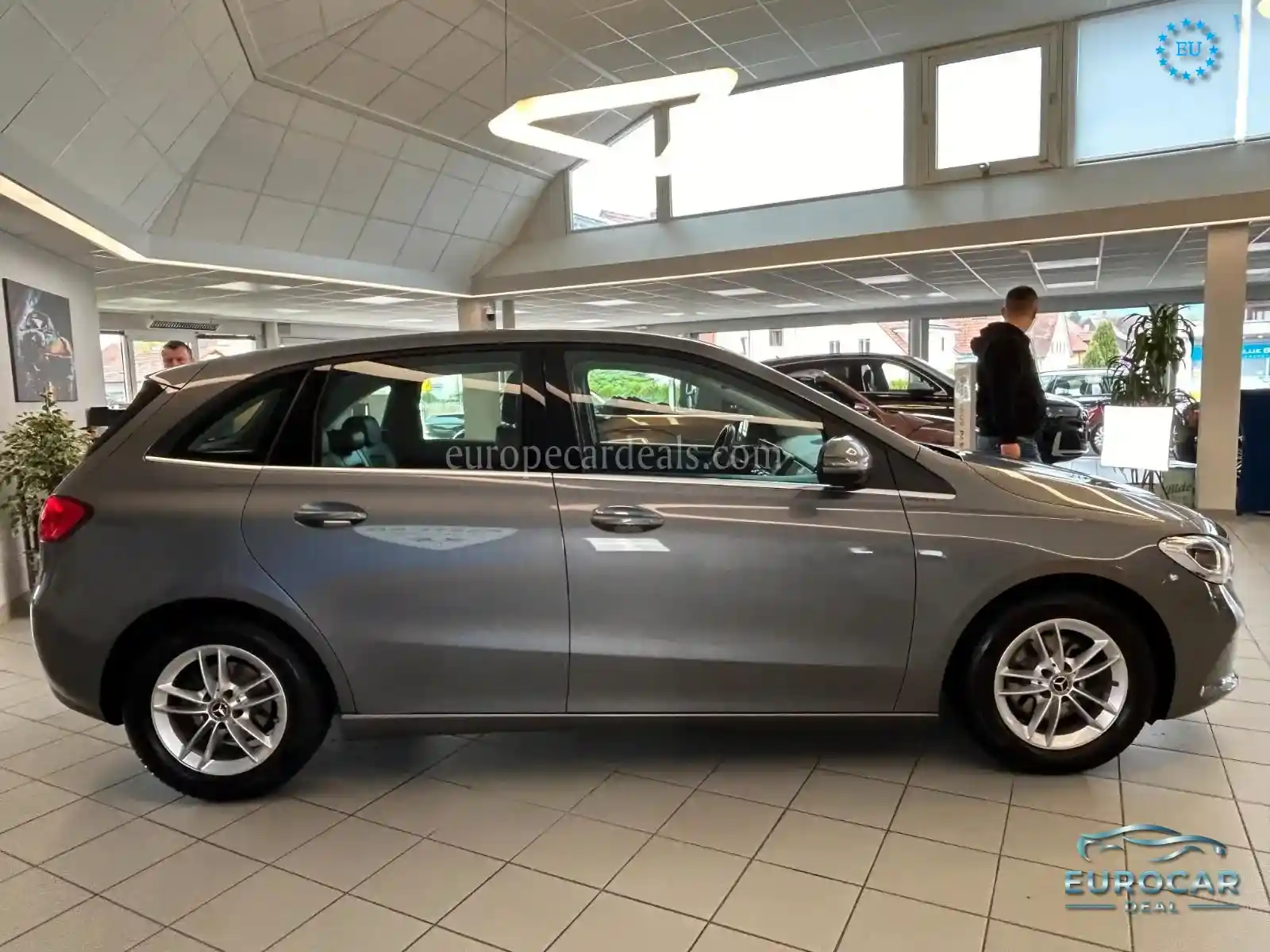 Mercedes-Benz B 180