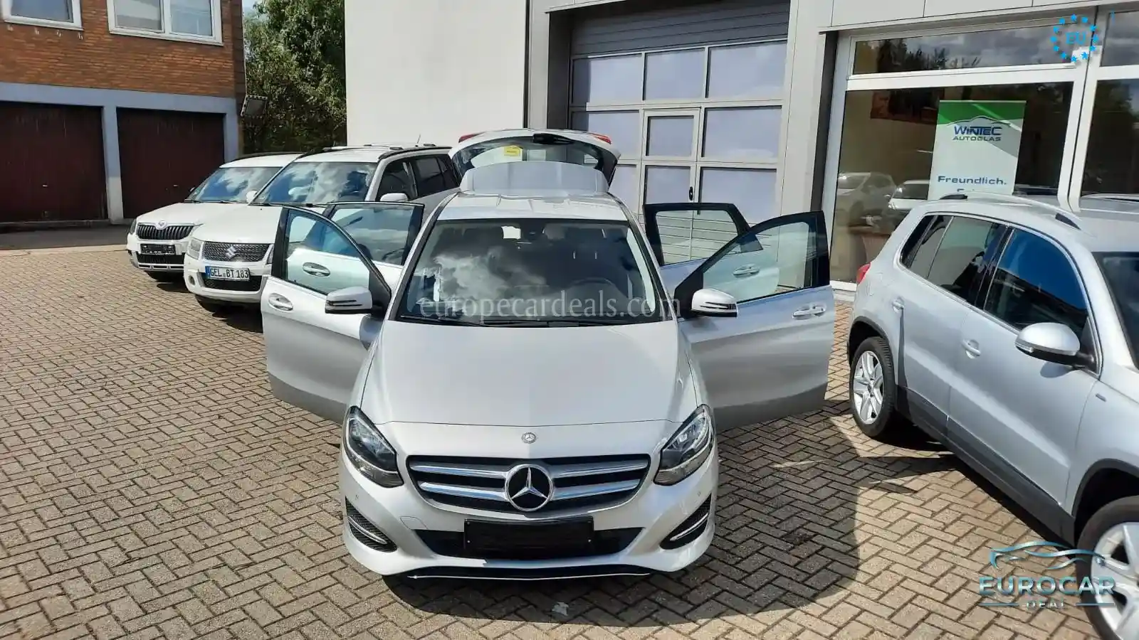 Mercedes-Benz B 180