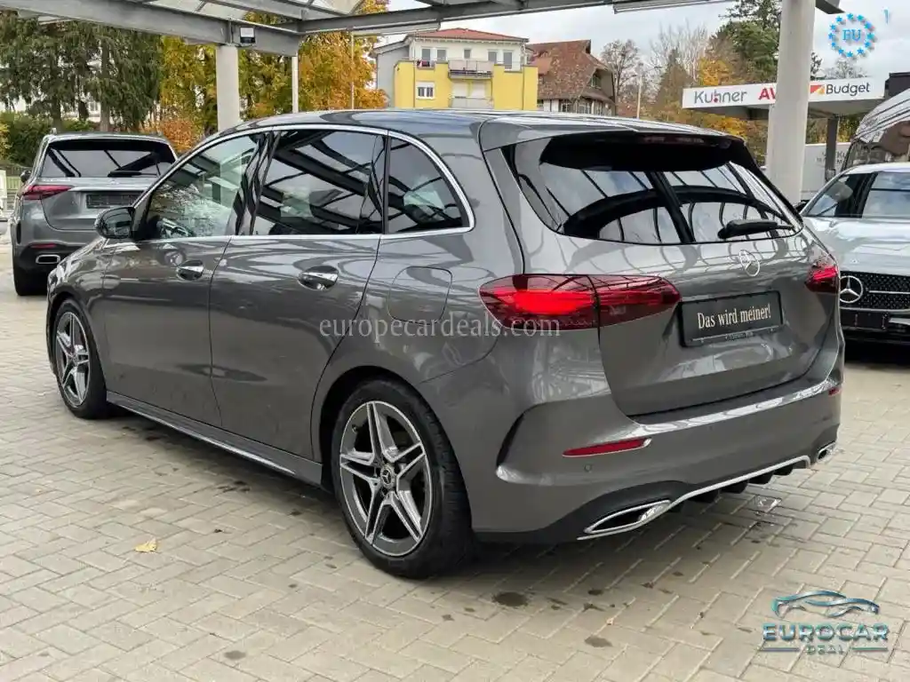 Mercedes-Benz B 180
