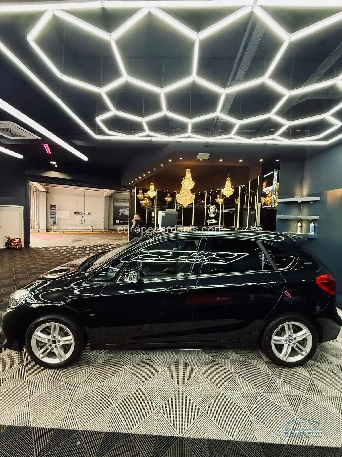 BMW 225