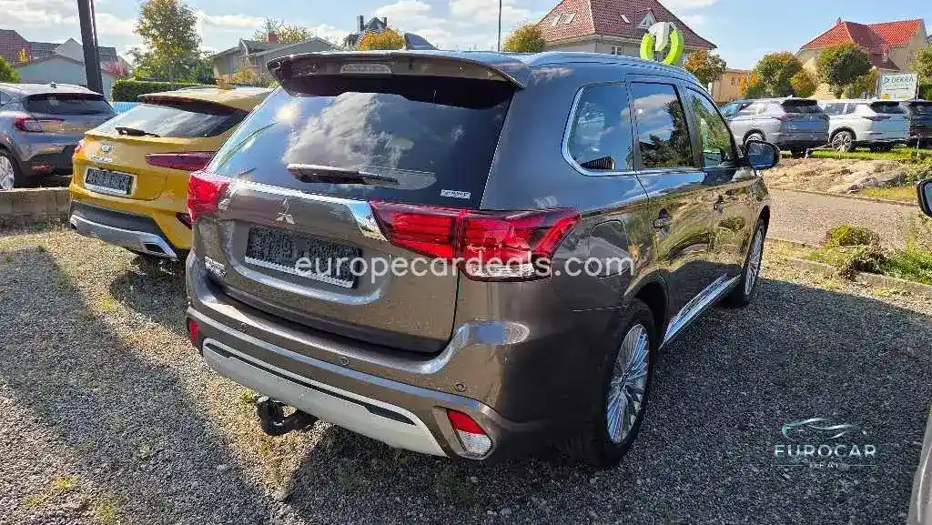 Mitsubishi Plug-in Hybrid Outlander