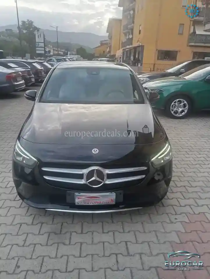 Mercedes-Benz B 180