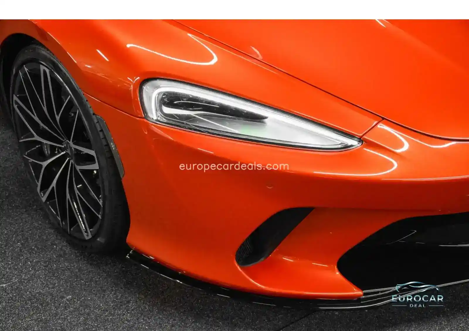 McLaren GT