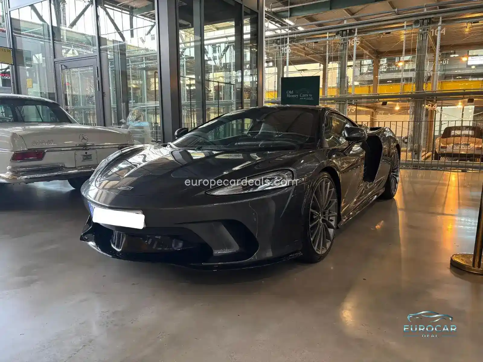 McLaren GT