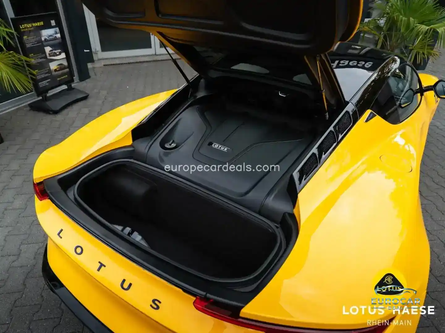 Lotus Emira