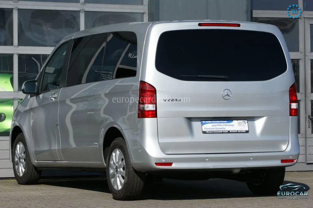Mercedes-Benz V 220