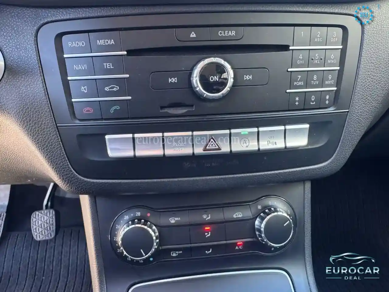 Mercedes-Benz B 180