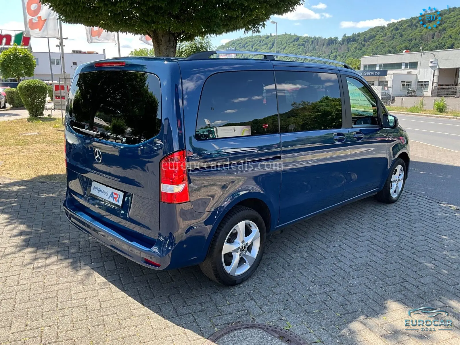 Mercedes-Benz V 220