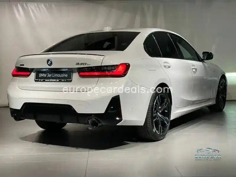 BMW 330