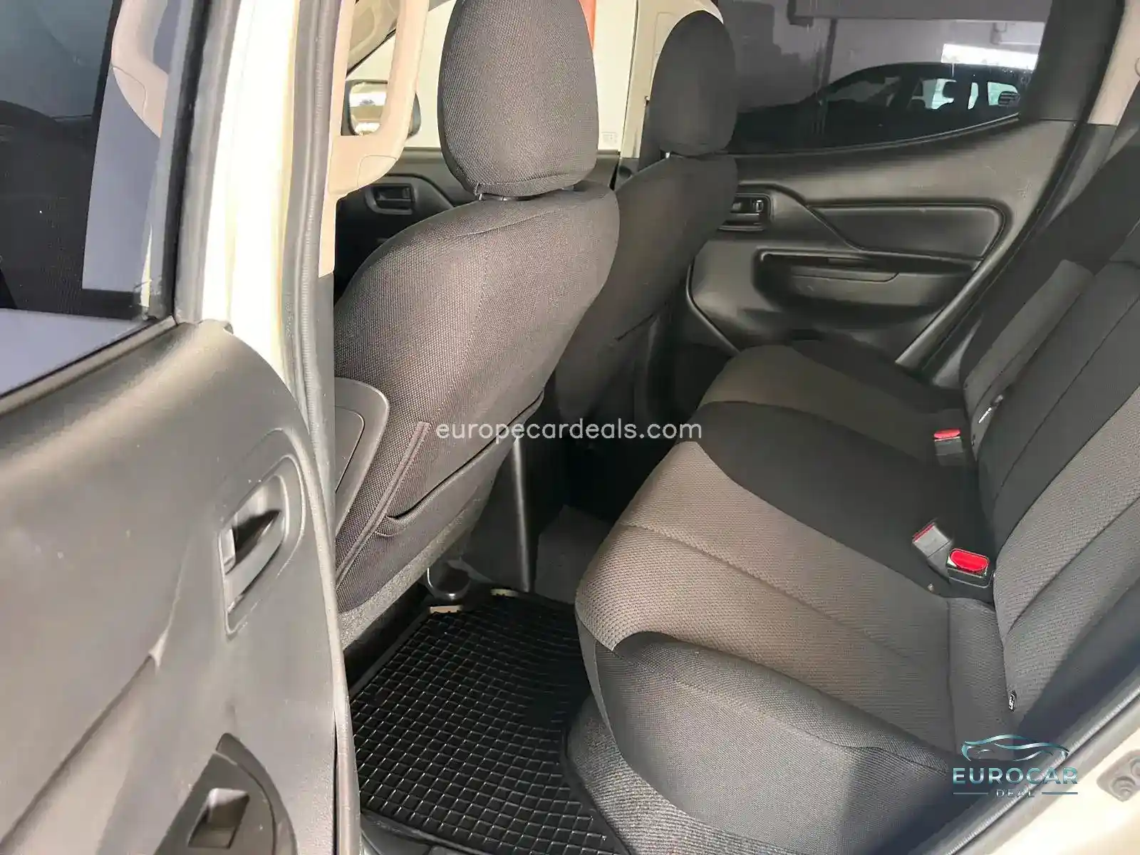 Mitsubishi L200