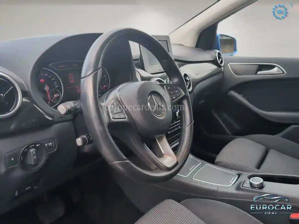 Mercedes-Benz B 220