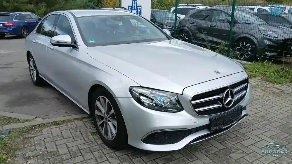 Mercedes-Benz E 200