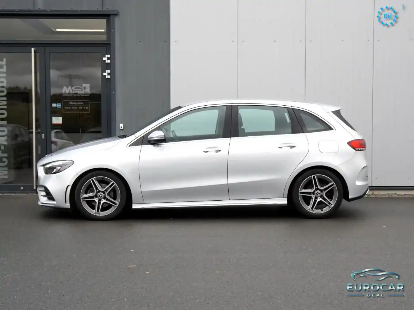 Mercedes-Benz B 180