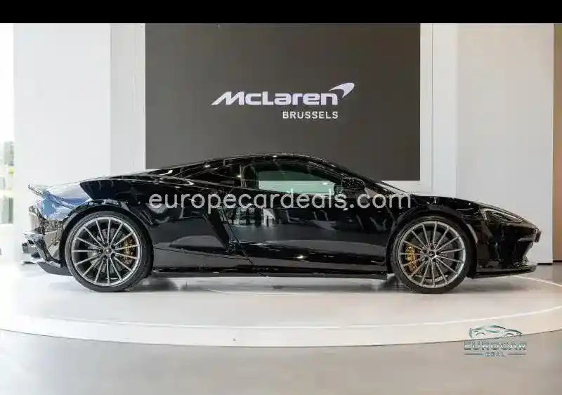 McLaren GT