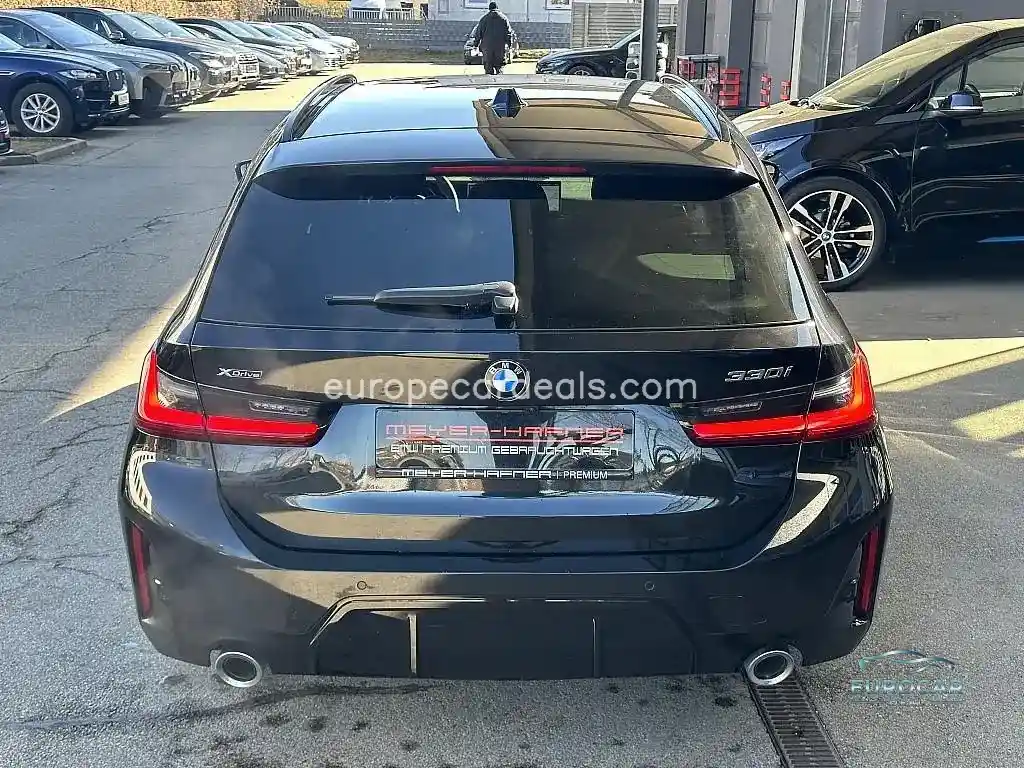 BMW 330