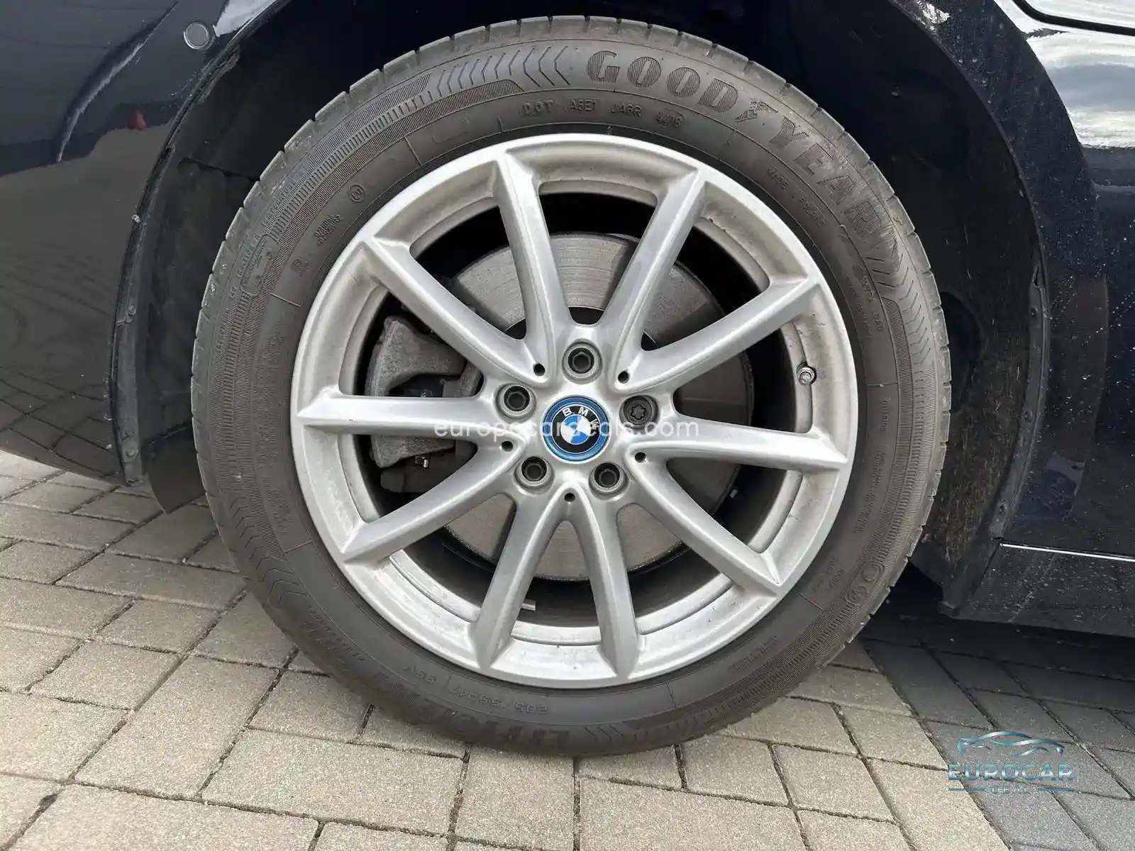 BMW 225