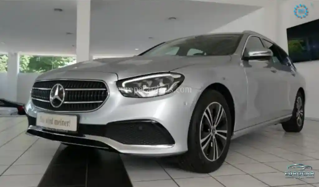Mercedes-Benz E 200